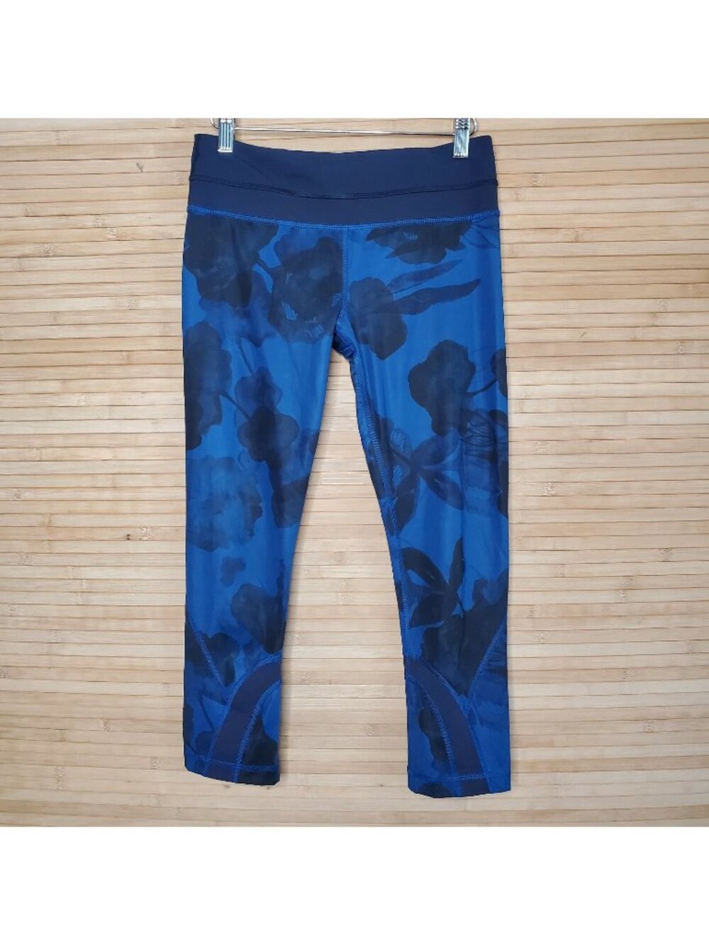 Lululemon Wunder Under Crop Blue Floral print leggings sz 6
